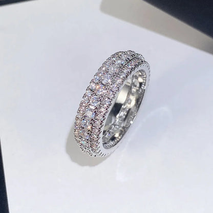 Bague en Or 18K avec Diamants Simulés - Élégance Brillante